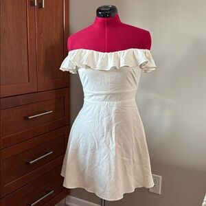 NWT 🦢 Zara Off-Shoulder Ivory Ruffle Mini Dress Sz XS